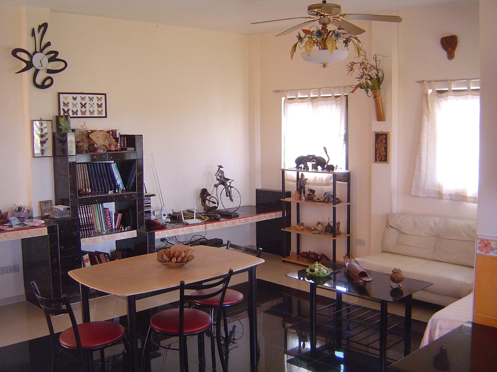 Whole Deluxe Apartment