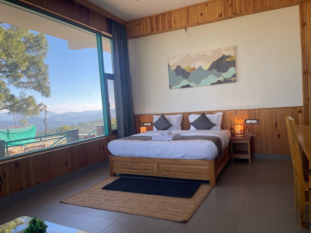 Deluxe Double or Twin Room, Balcony, Mountain View photo 3