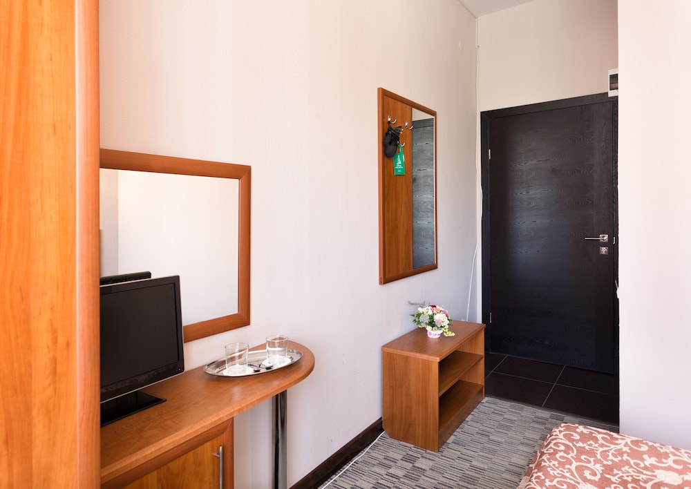 Standard Double or Twin Room photo 3