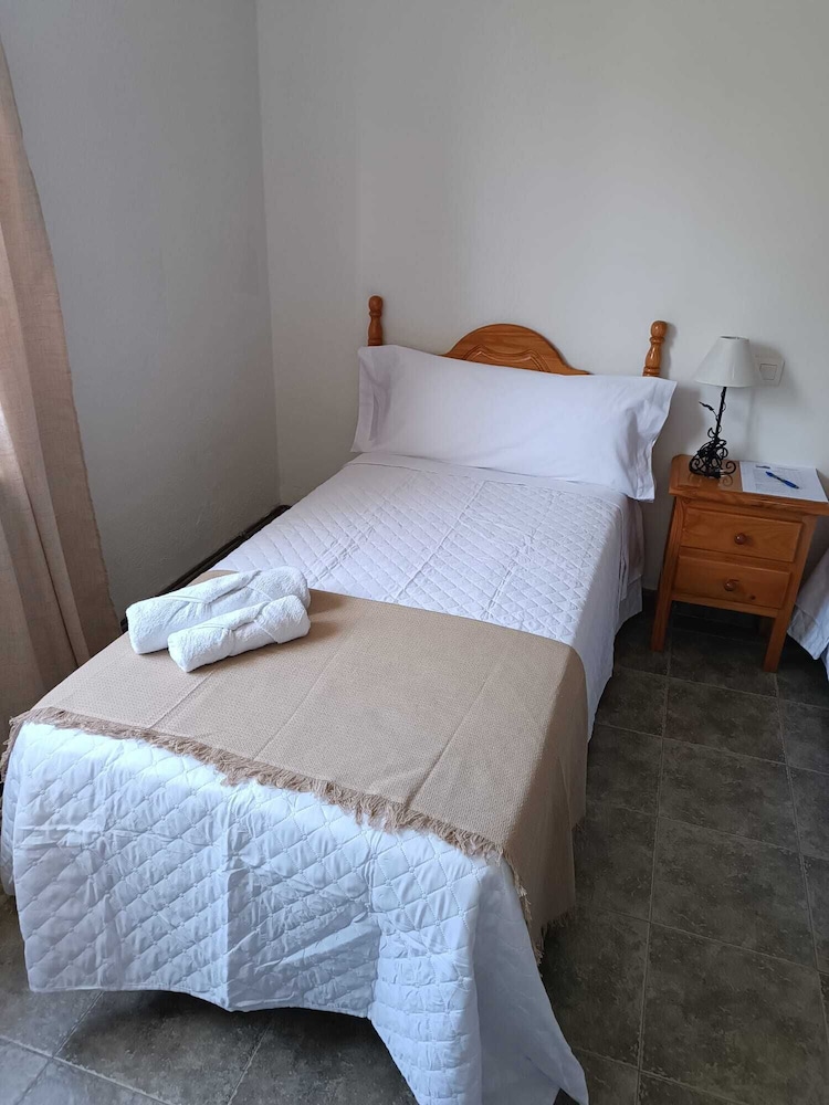 Basic Twin Room photo 2