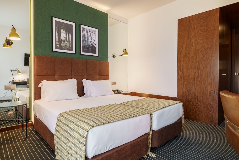 Standard Twin Room (with SPA Access) - Photo 2