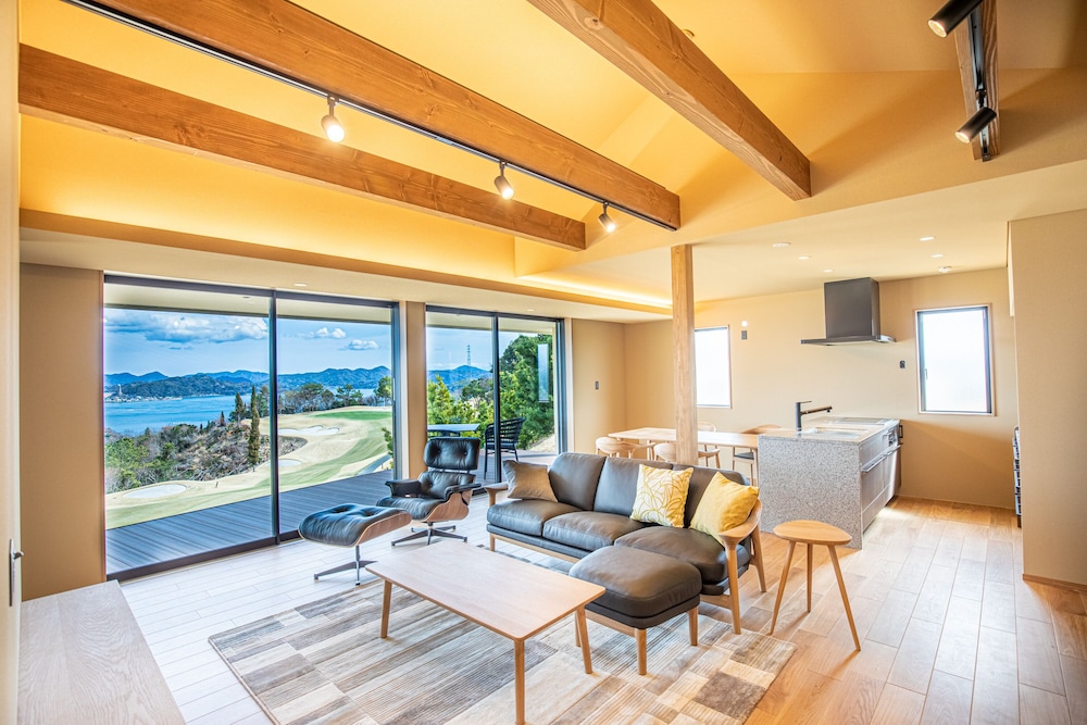 Deluxe Suite photo 1