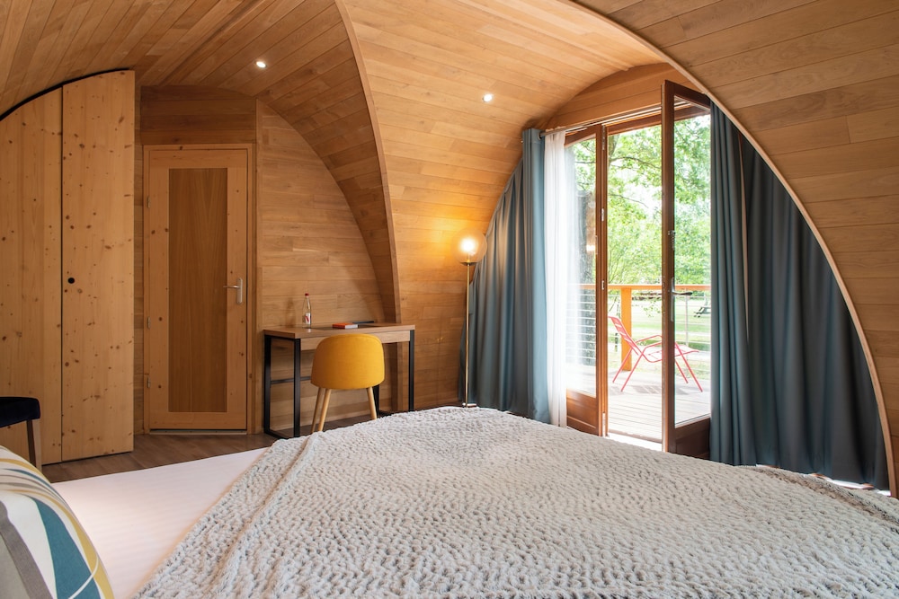 Exclusive Cabin, 1 Queen Bed photo 3