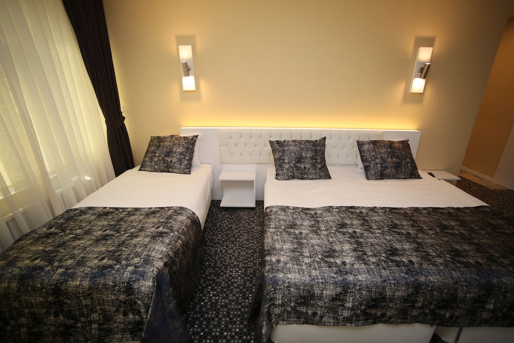 Family Room - Photo 3