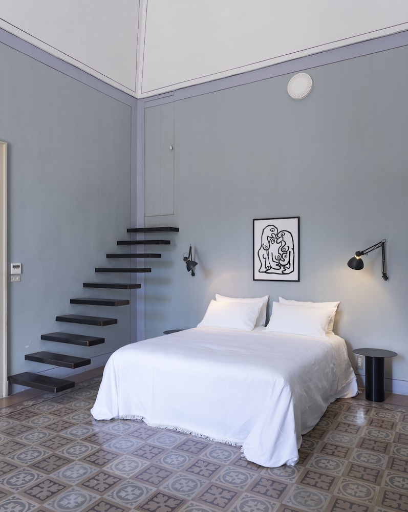 Suite, Multiple Beds, Courtyard View photo 2