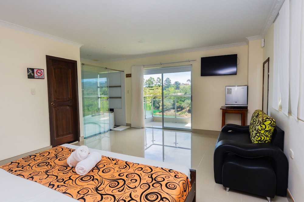 Deluxe Room, 1 Queen Bed with Sofa bed, Balcony photo 1