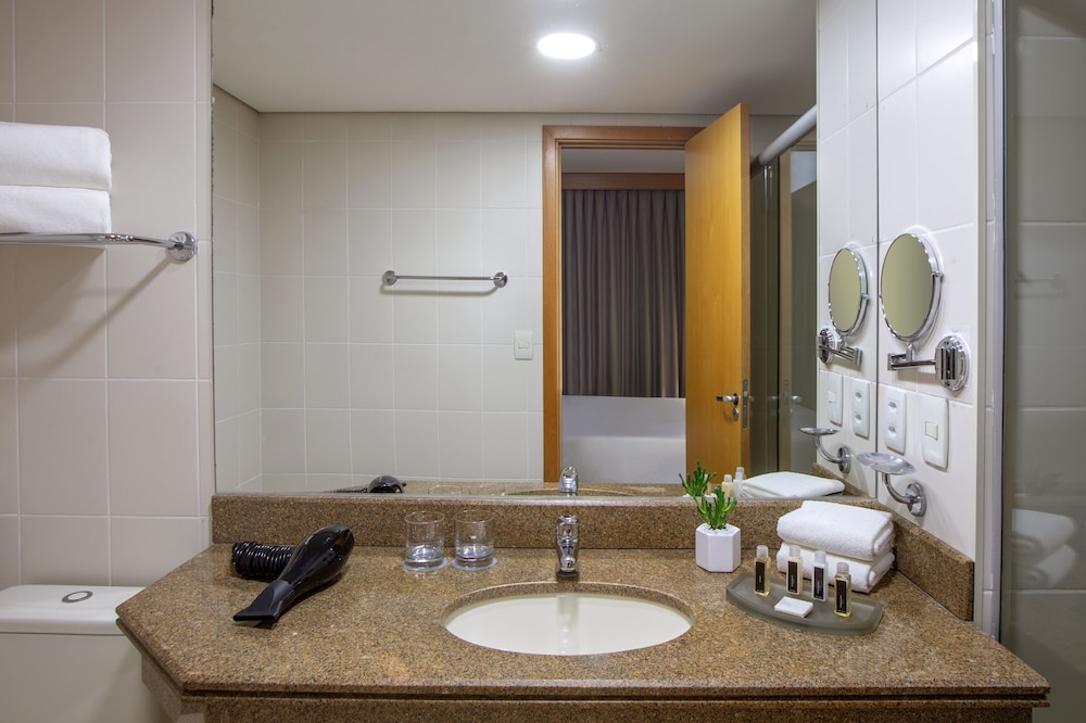 Premium Room (Queen, TV Tower View, 4AD) thumbnail 6