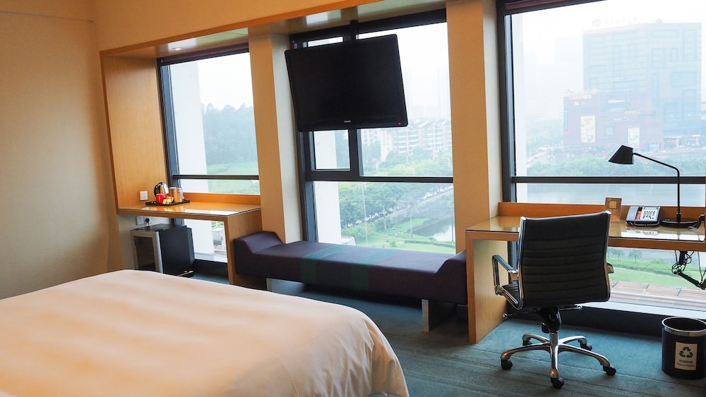 Studio, 1 King Bed, City View - Photo 6