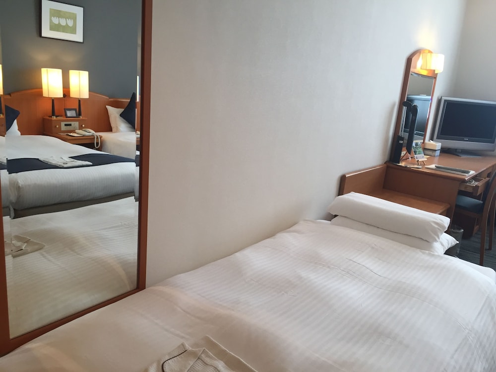 Triple Room, Non Smoking (Twin Room + Extra bed) photo 3