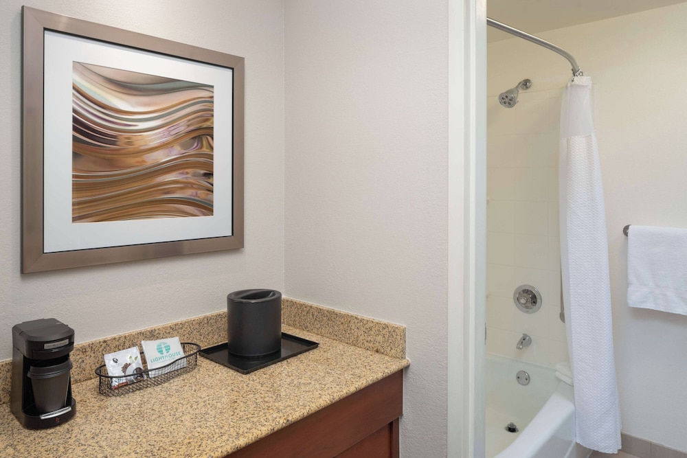 Room, 1 King Bed (Hearing Accessible) - Photo 7