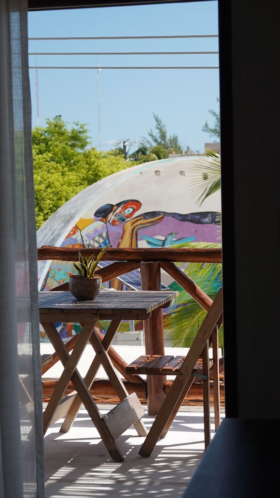 Room, 1 Double Bed, Balcony, City View photo 2