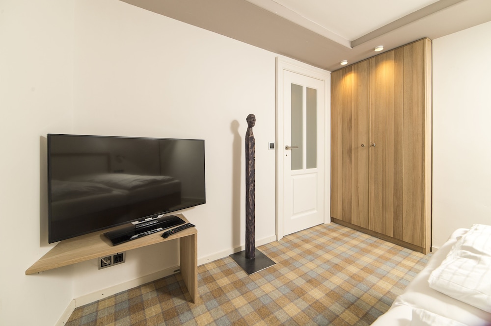 Double Room - Photo 6