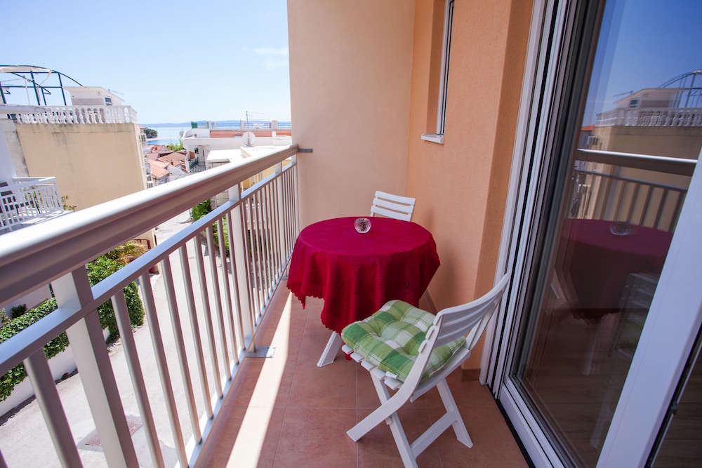 Superior Apartment, Balcony, Sea View (Cherry) photo 2