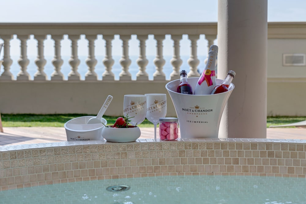 Junior Suite, sea view with Jacuzzi