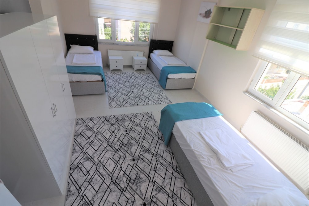 Basic Triple Room, Balcony, City View