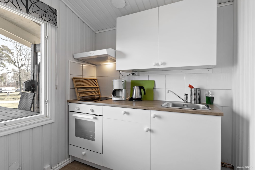 Cabin (Vänerstuga) photo 3
