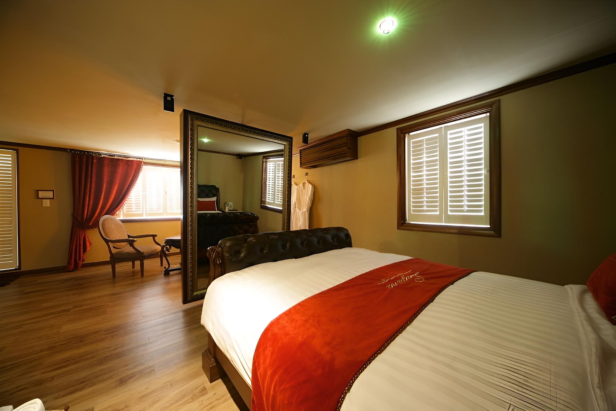 Royal Suite photo 1
