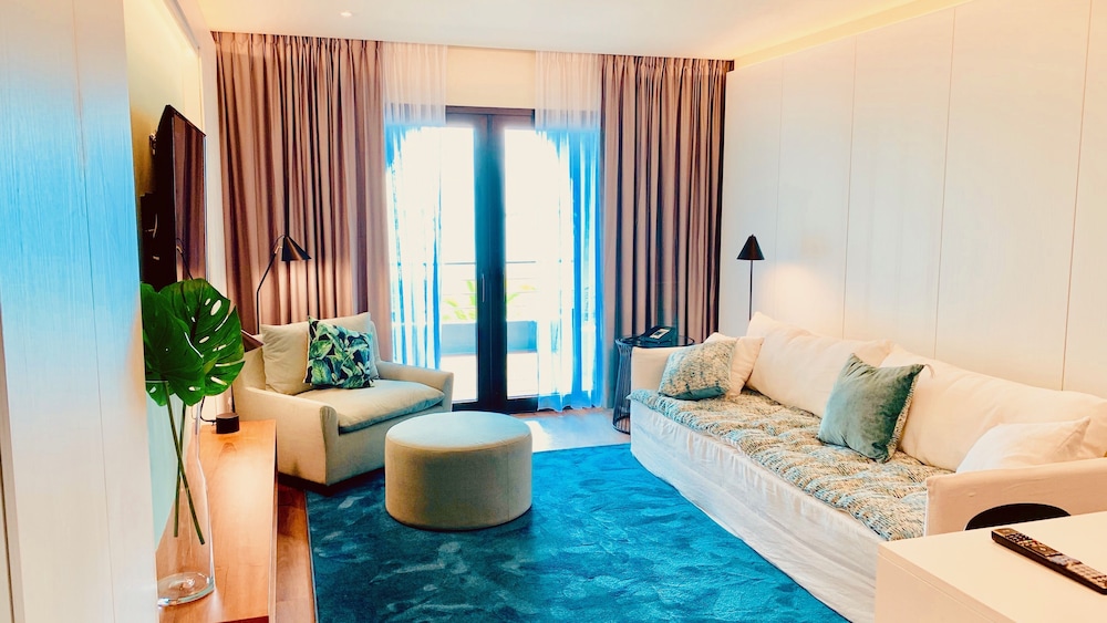 Royal Studio Suite photo 1