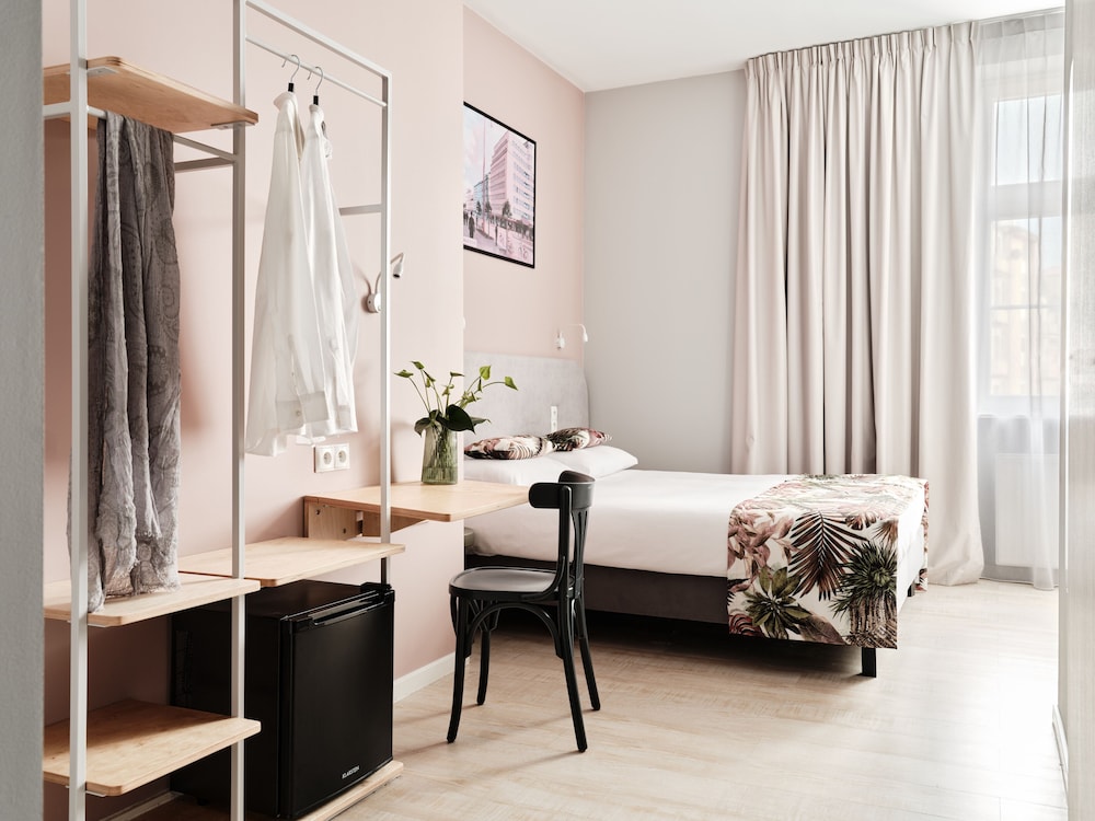 Standard Double Room - Photo 15