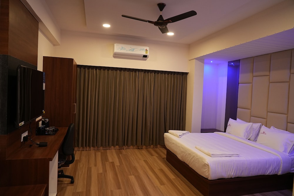 Executive Suite, City View photo 2
