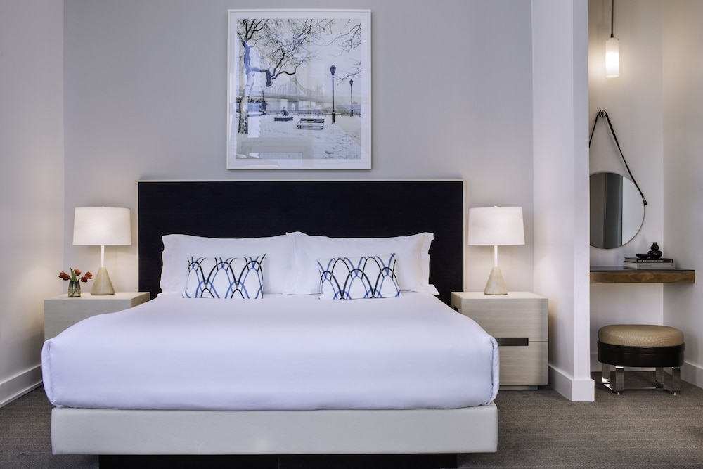 Room, 1 King Bed, Mobility Accessible