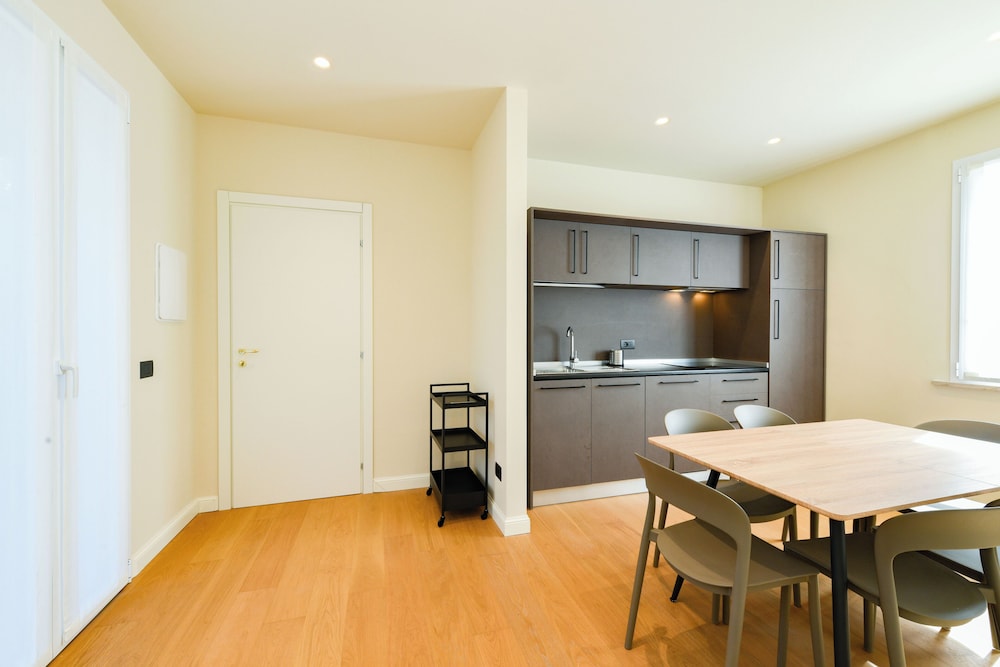 Standard Apartment, Multiple Beds, Kitchenette, Annex Building (Converts to 2 Twin Beds) - Photo 16