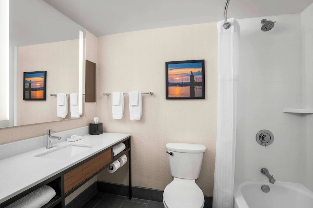Two queens jr suite bayfront - Photo 5