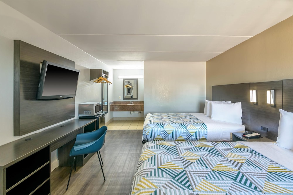 Deluxe Room, 2 Queen Beds, Non Smoking, Kitchenette photo 3