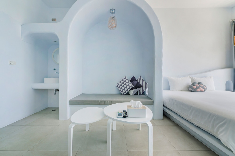 King Room with Sea View and Balcony photo 3