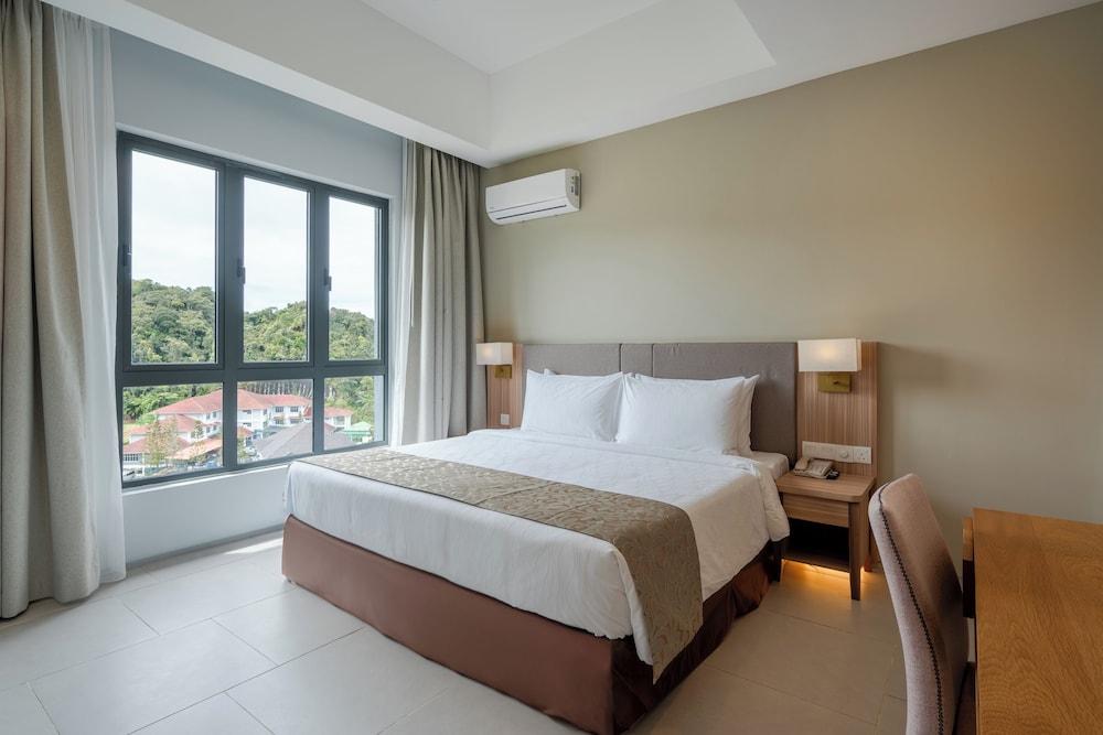 3 Bedroom Family Residence photo 1
