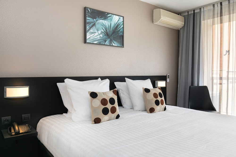 Superior Room, 1 King Bed, Non Smoking, Balcony (Twin bed on request) - Photo 5