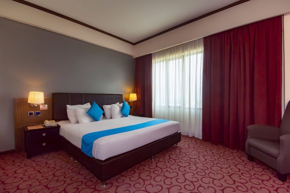 Superior Room, 1 King Bed photo 1