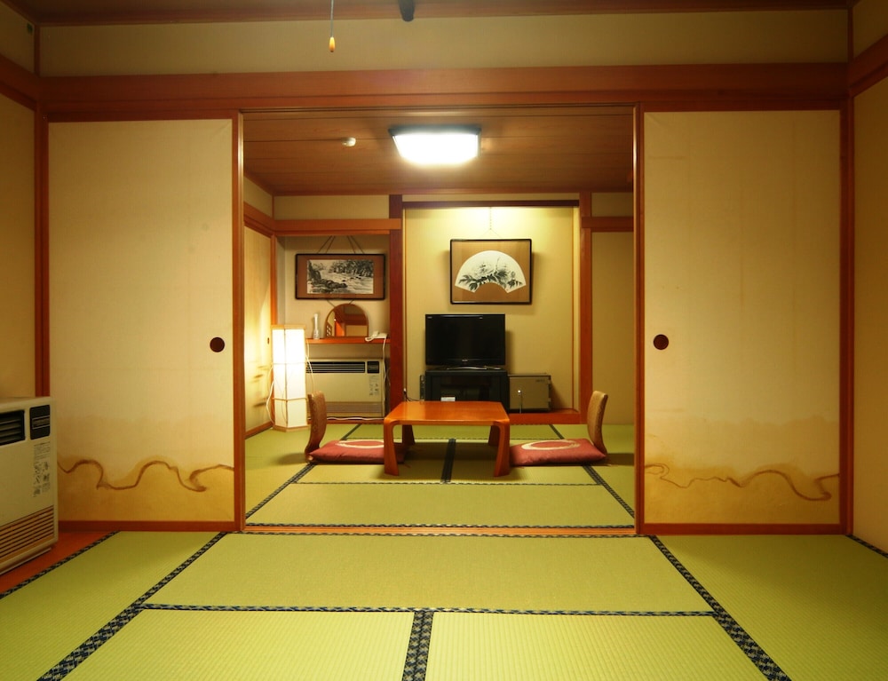 Japanese Tatami Large Room with Private bathroom
