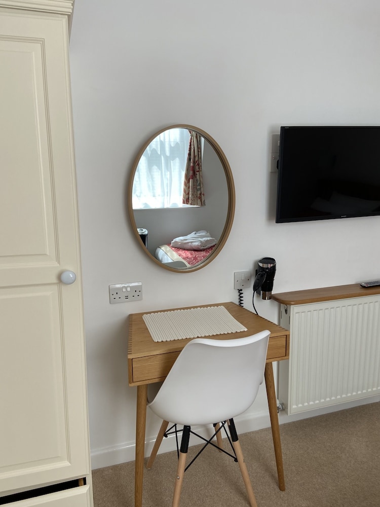 Superior Single Room, Ensuite (Room 5) photo 2