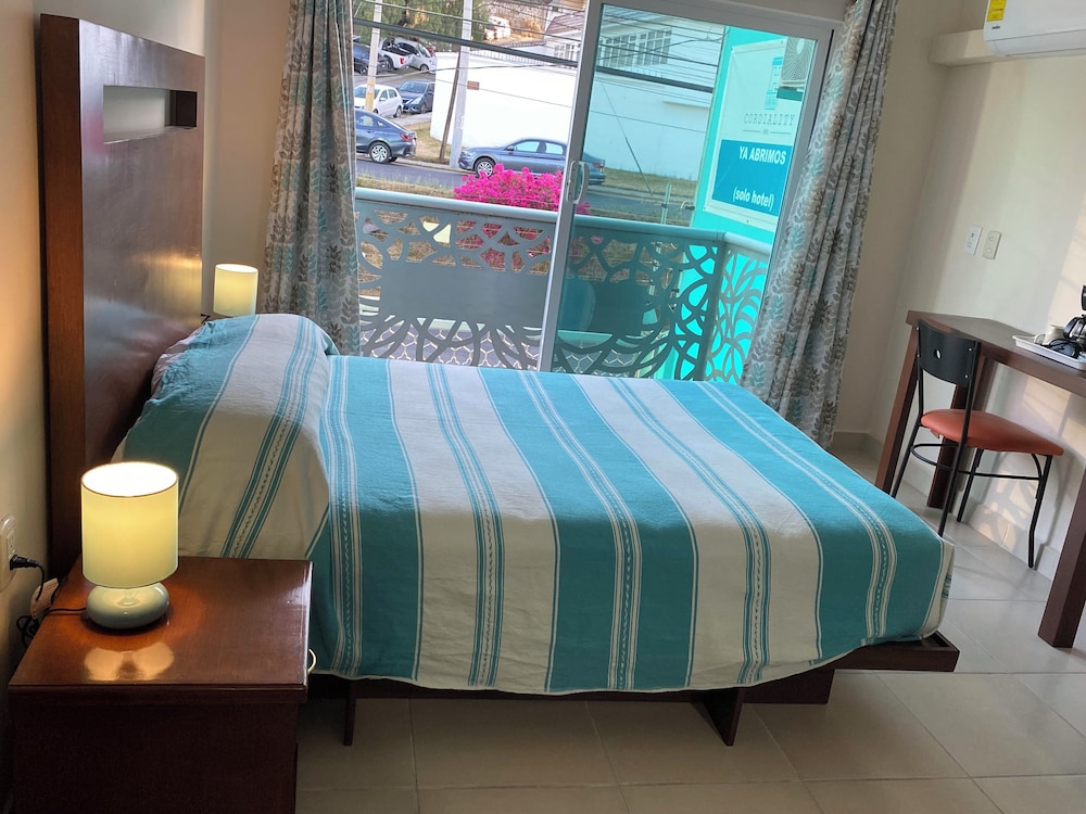 Business Room, 1 King Bed photo 1