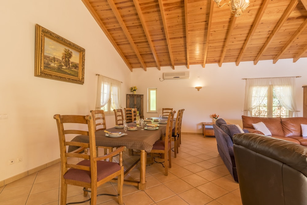 Villa, 4 Bedrooms photo 3