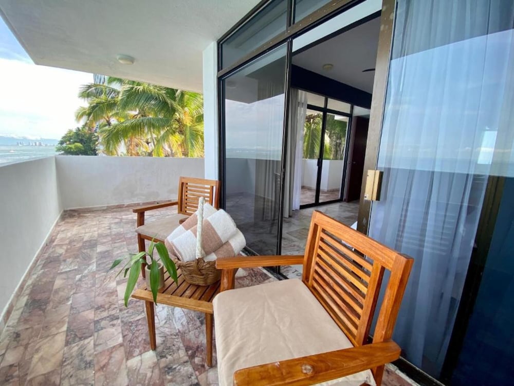 2 Bedroom Suite Oceanfront - Photo 16
