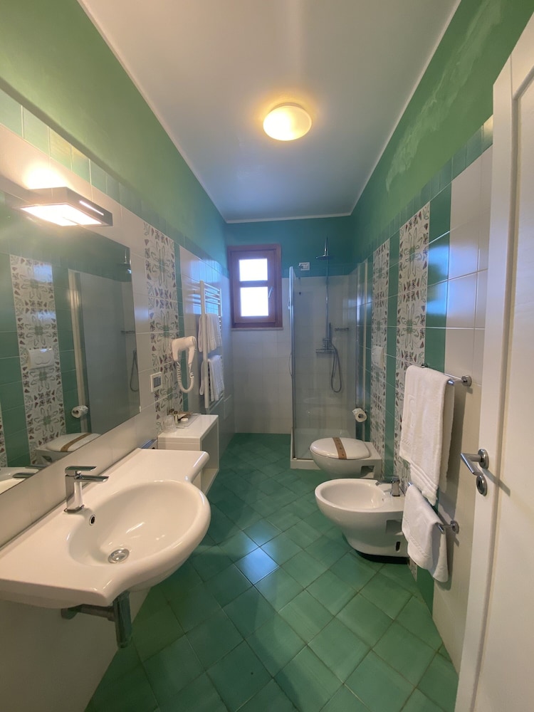 Suite, Balcony - Photo 8