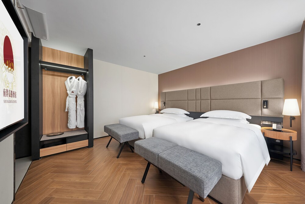 Mansion Twin Beds Suite - Photo 4