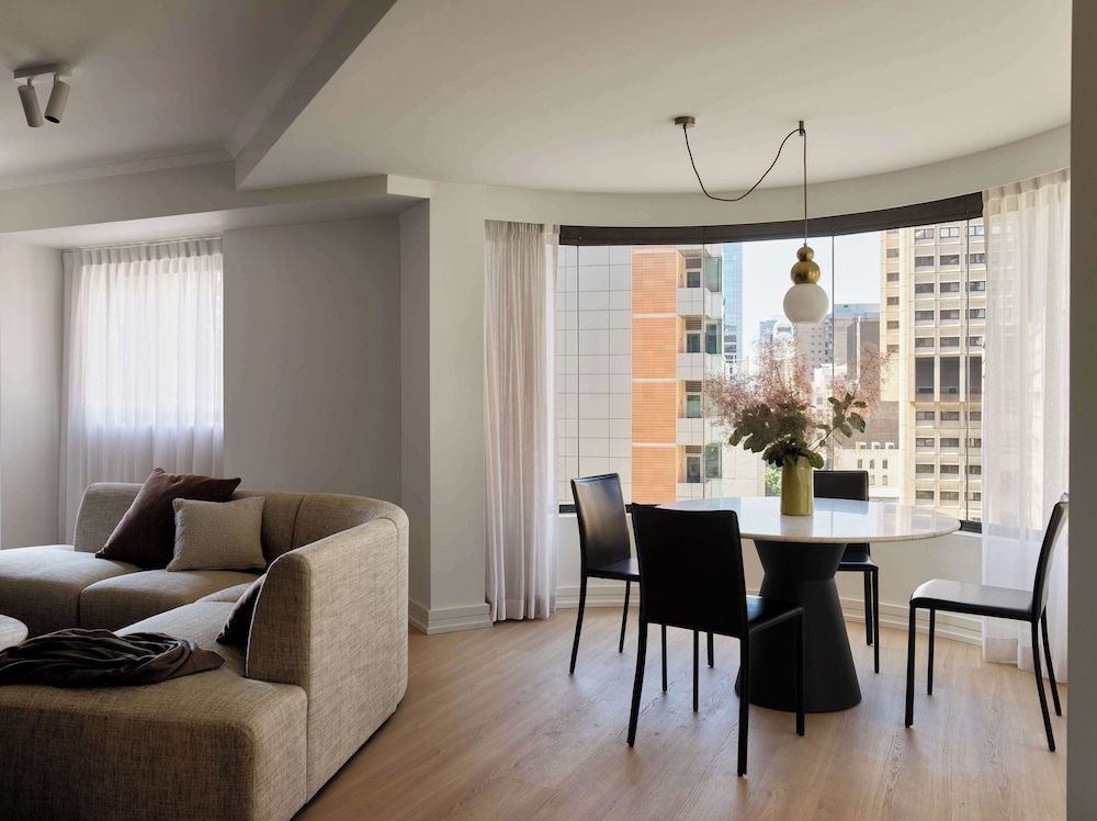 Premier Apartment, 1 Bedroom, City View (Queen) - Photo 10