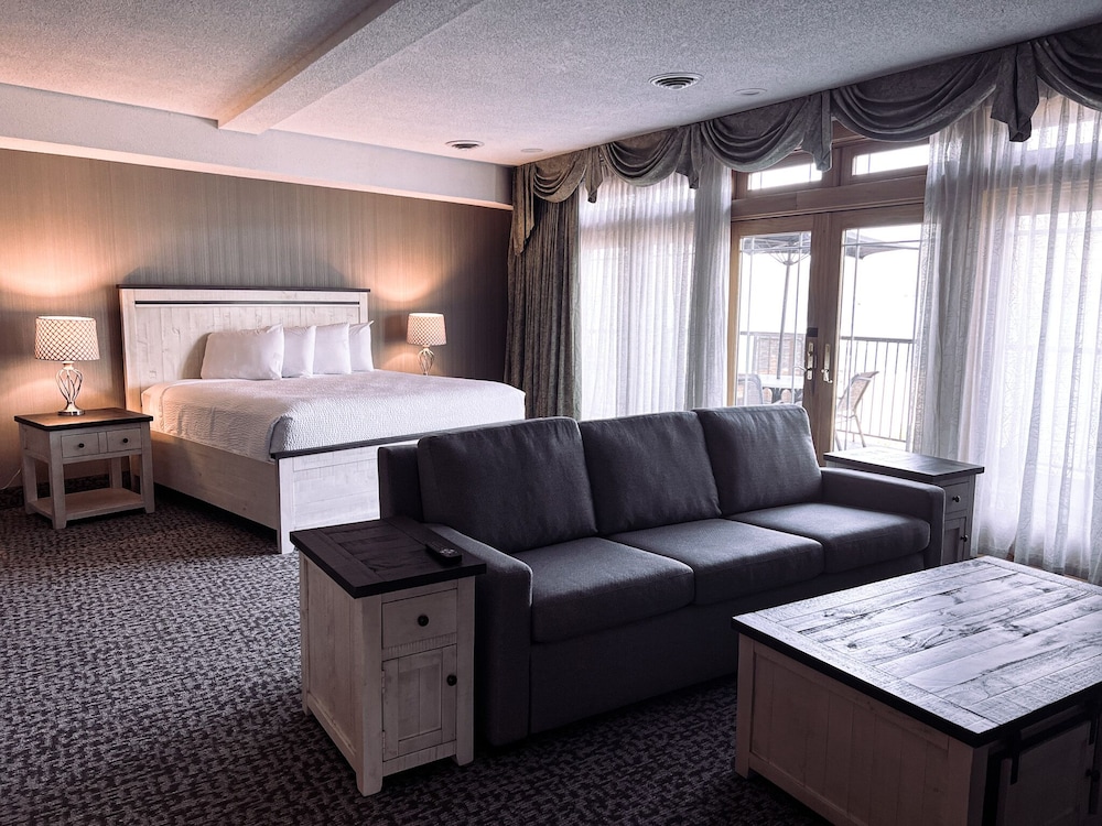 Presidential Suite, Multiple Beds, Lake View