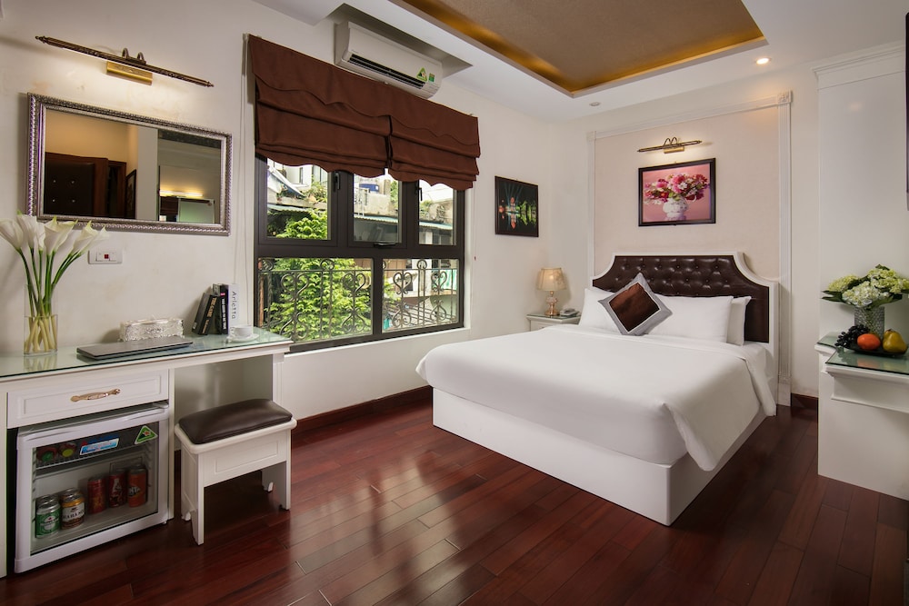 Deluxe Double Room, 1 Queen Bed, Non Smoking, City View
