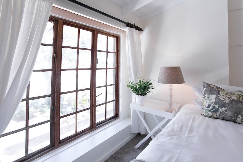 Standard Apartment, 2 Bedrooms, Refrigerator & Microwave, Garden View photo 2