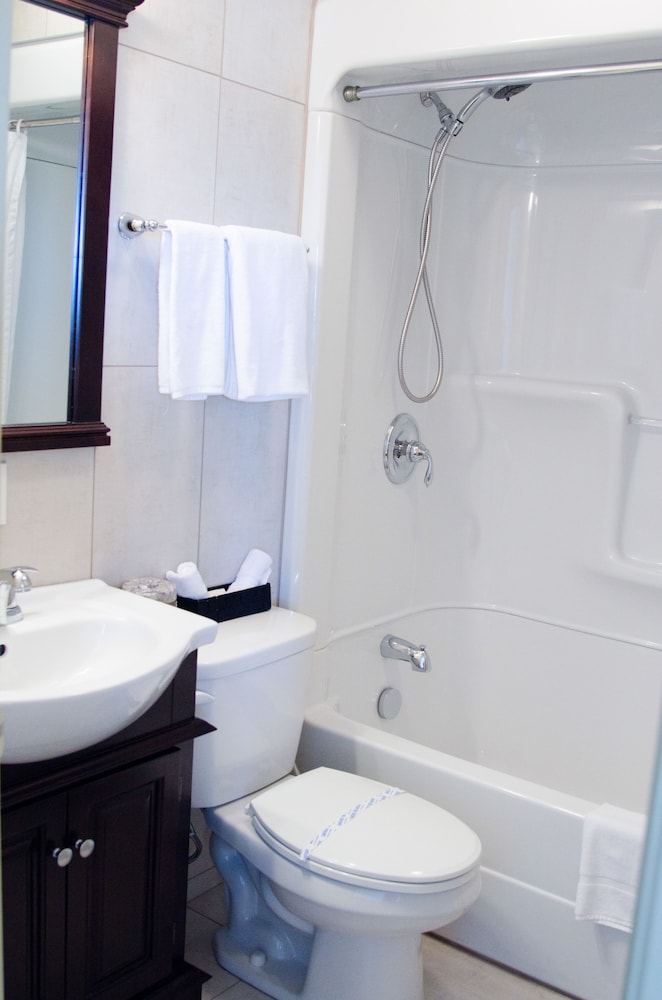 Basic Room, 1 Double Bed photo 3