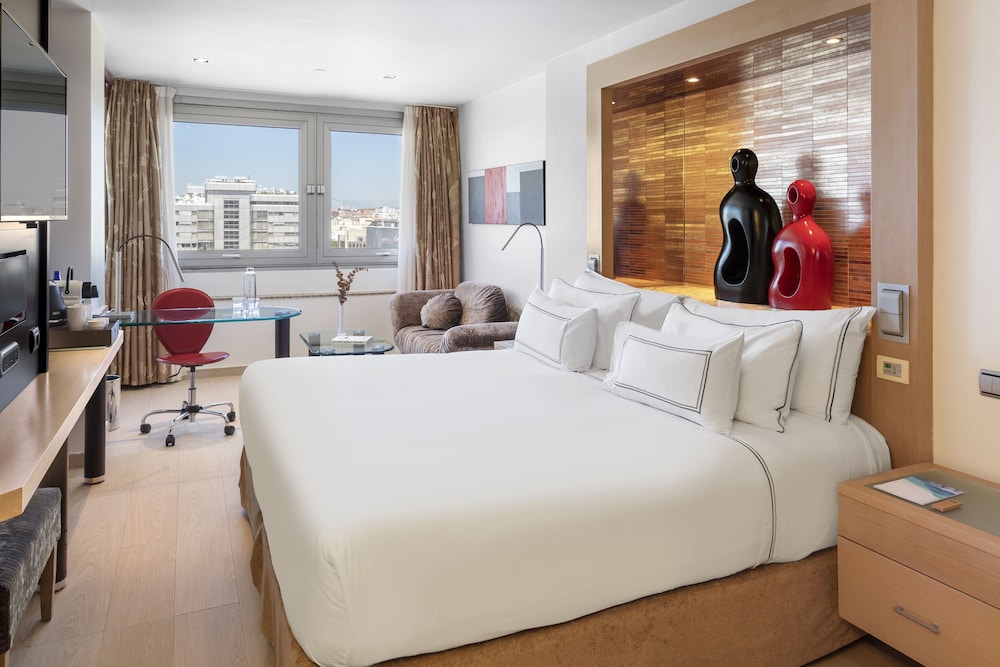 Grand Room (Premium Views - The Level Access,2+1)