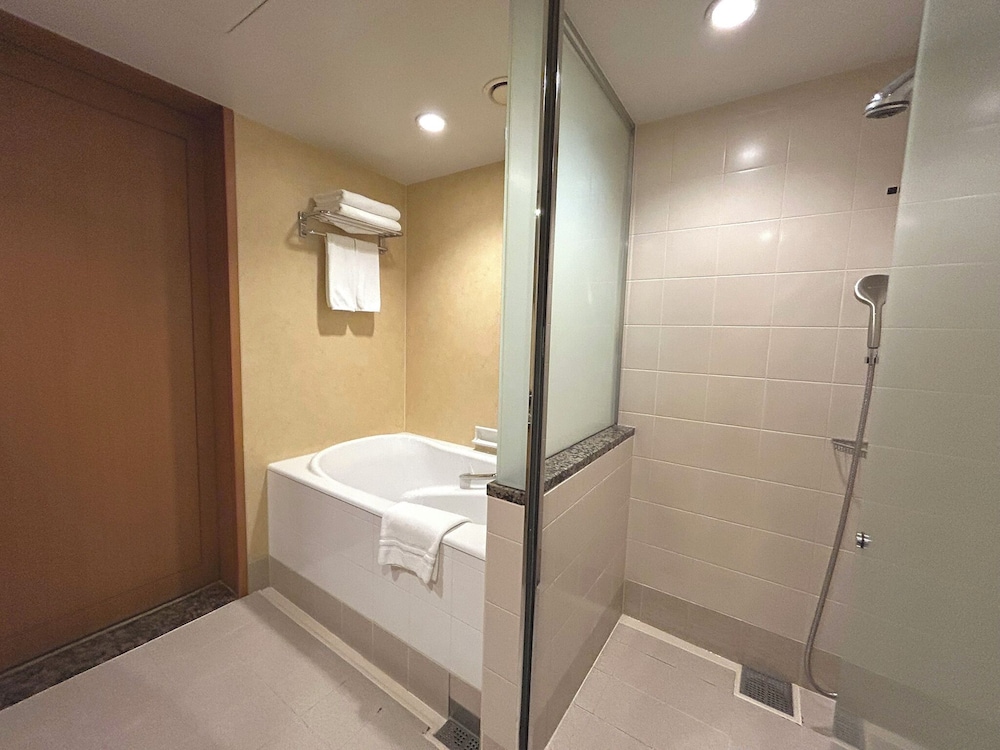 Executive Double Room, Smoking, Bay View - Photo 6