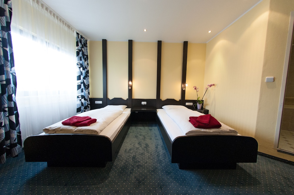 Standard Double Room - Photo 3