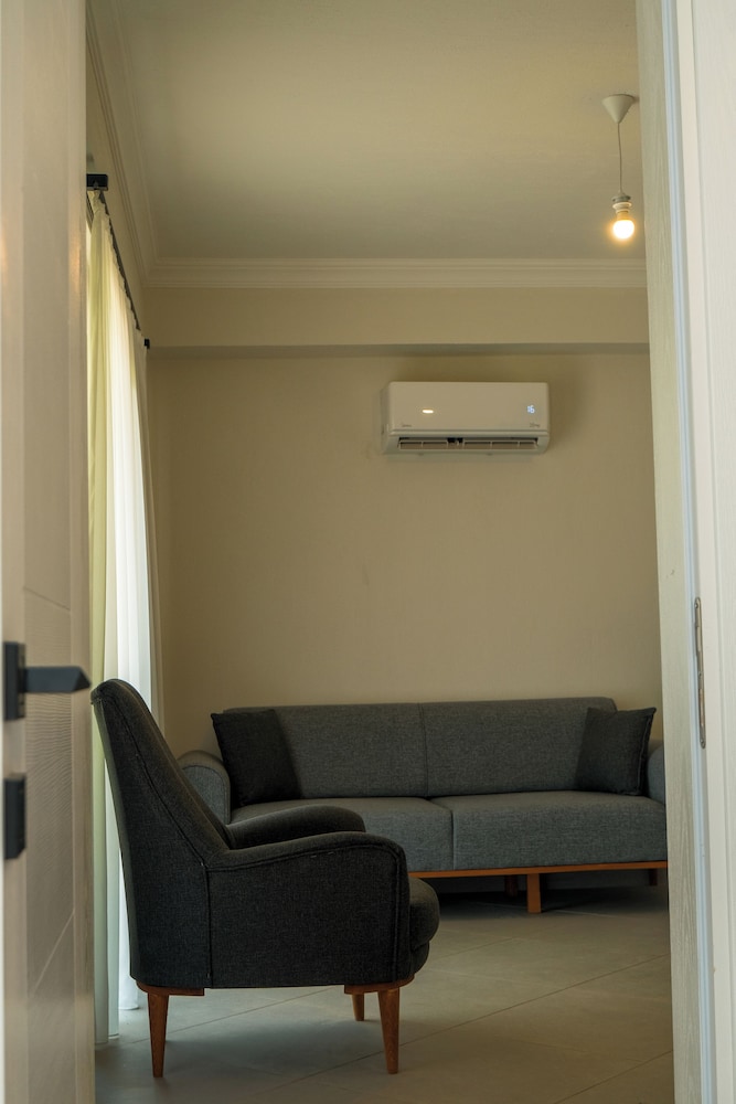 Classic Condo, 1 Bedroom - Photo 8