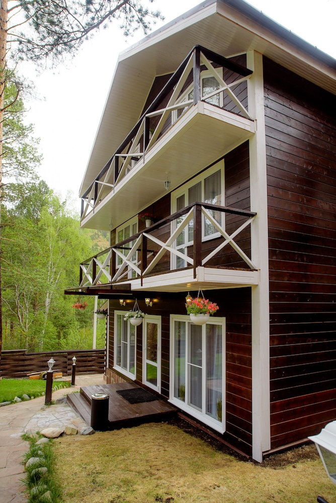 Cottage (10 guests) photo 2