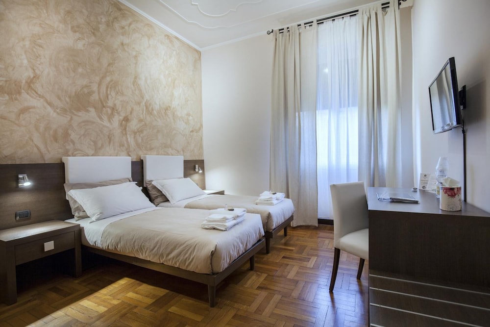 Double or Twin Room, Non Smoking, Private Bathroom (bagno esterno)